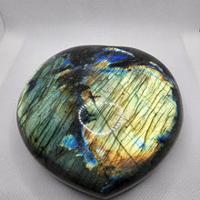 Load image into Gallery viewer, Labradorite Heart