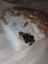 Load image into Gallery viewer, Caribbean Calcite Faceted Heart (138g)