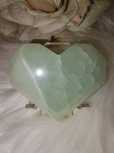Load image into Gallery viewer, Pistachio Calcite Faceted Heart (102g)